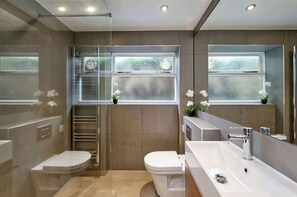 Apartment (2 Bedrooms) | Interior - Lovely 2 bed Flat With Garden in Queen's Park (London)