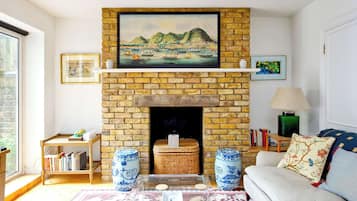 Apartment (2 Bedrooms) | Front of property