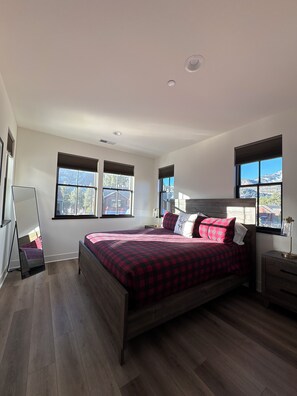 3 Schlafzimmer, Bügeleisen/Bügelbrett
