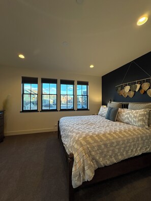 3 Schlafzimmer, Bügeleisen/Bügelbrett