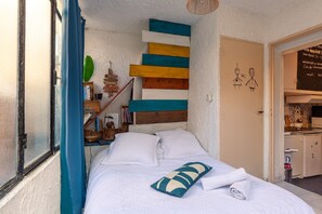 1 dormitorio y ropa de cama