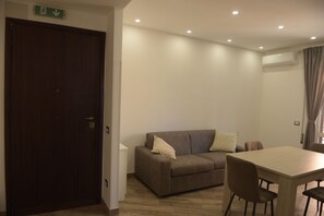 Smart TV - Your Oasis of Relaxation in Rome, apartment with all the comforts (Roma)