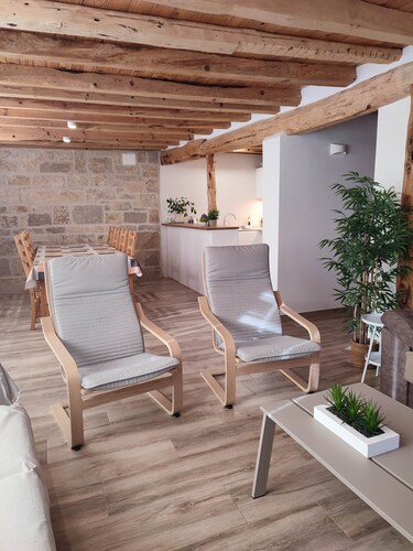 Cottage next to a river in a quiet village, ideal for families.
