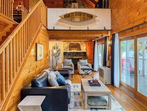 Living area - Lakefront Retreat w/ Hot Tub & Stunning Views (Farmington)