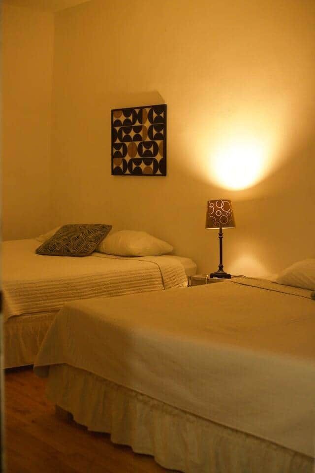 6 chambres, fer et planche à repasser, Wi-Fi, draps fournis