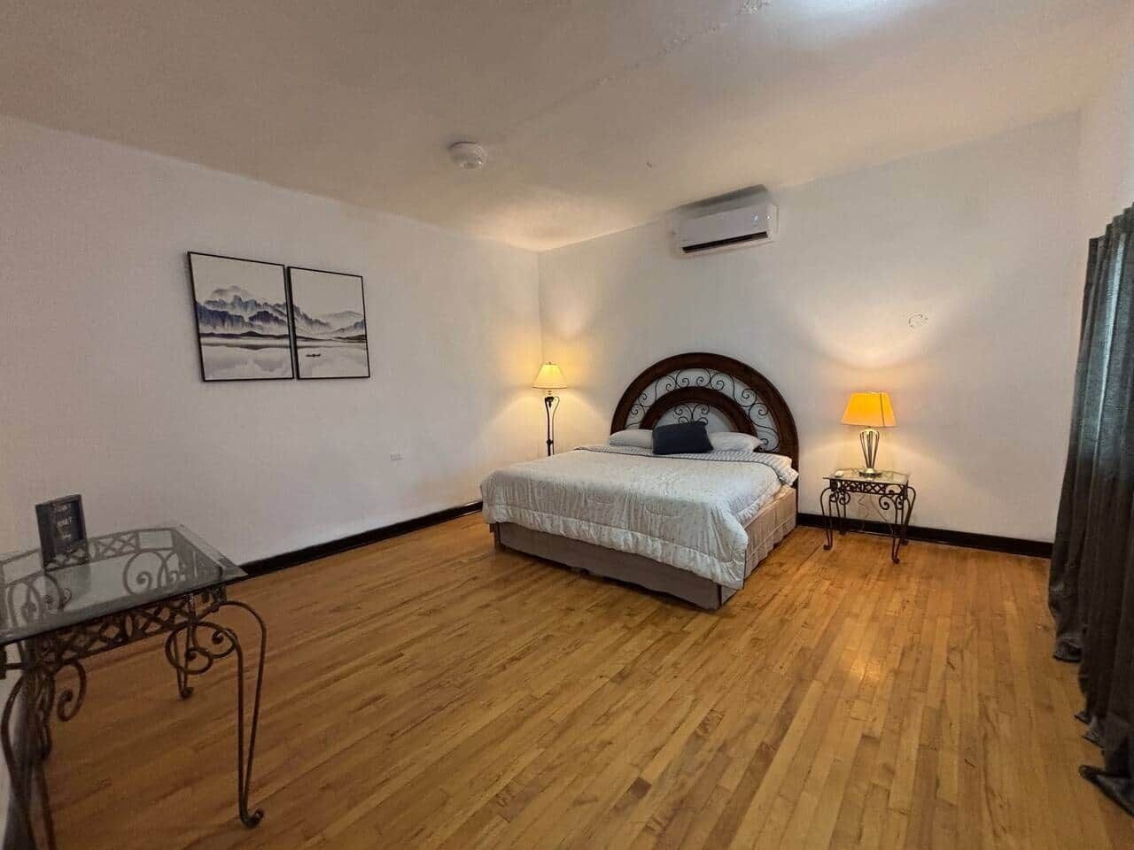 6 bedrooms, iron/ironing board, WiFi, bed sheets