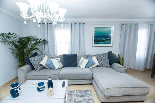 Casa con cochera 3 recamaras-5 min USA-WiFi Rápido