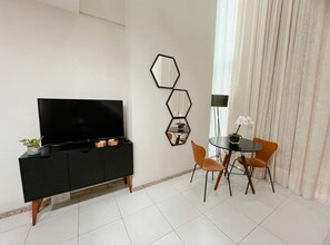 Apartment | Dining room - Studio w/ Pool & Barbecue in the Building Raq1609 (Salvador)