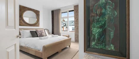 Fer et planche à repasser, lit parapluie, Wi-Fi, draps fournis