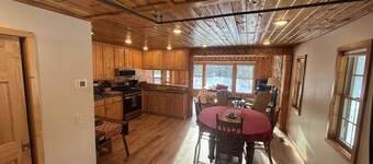 Snowmobile/ATV/Horseback Riding Haven: Quick Trail Access + Games/Entertainment Room