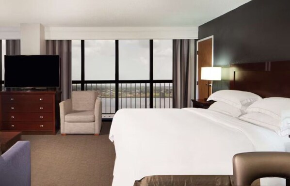 Iron/ironing board, free WiFi, bed sheets