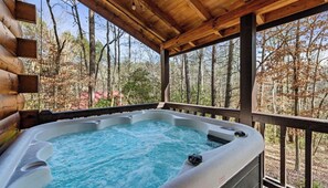 Outdoor spa tub - Tranquil 1-bedroom 4 Person Cabin in charming Blue Ridge Cabin Community (Blue Ridge)