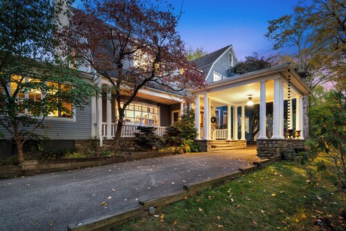 Marvelous 7-bedroom villa with AC in charming Cornwall