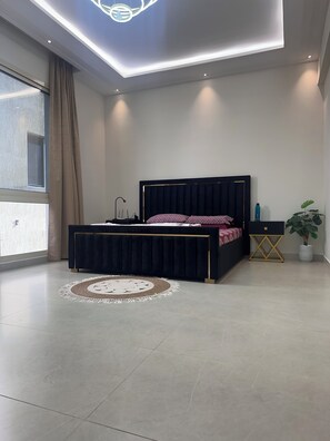 5 makuuhuonetta, silitysrauta/-lauta, ilmainen Wi-Fi, vuodevaatteet