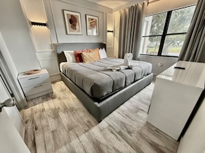 2 Schlafzimmer, Schreibtisch, Bügeleisen/Bügelbrett, WLAN