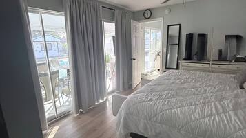 4 habitaciones, tabla de planchar con plancha, cuna de viaje y wifi
