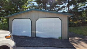 Property grounds - 3-bedroom house with 2 car Garage for use in Car Show Carlisle, PA (Carlisle)