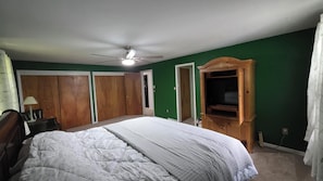 3 bedrooms, iron/ironing board, free WiFi, bed sheets