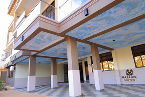Exterior - Masanyu Suites (Kampala)
