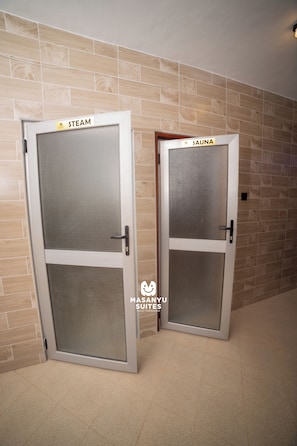 Sauna, steam room - Masanyu Suites (Kampala)
