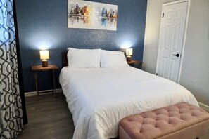 Iron/ironing board, free WiFi, bed sheets - Nice 1-bedroom apartment (Dallas)