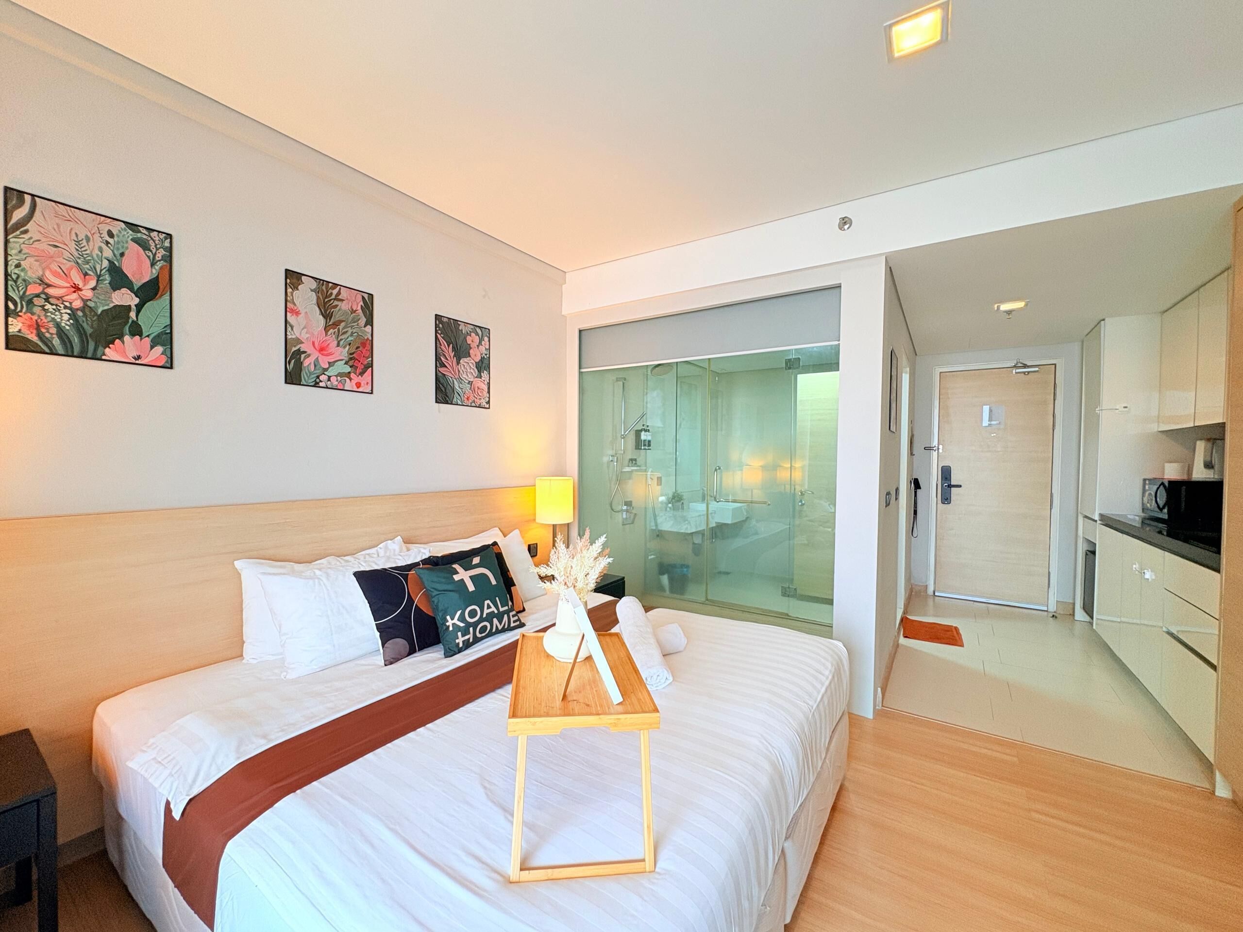 書桌、手提電腦工作空間、遮光窗簾/窗簾、隔音