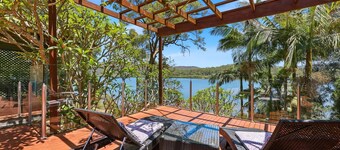 Dorathee Cottage - Pet Friendly - Absolute Waterfront