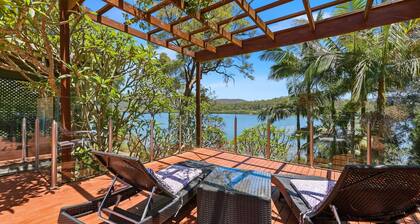 Dorathee Cottage - Pet Friendly - Absolute Waterfront