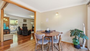 Dining - Dorathee Cottage - Pet Friendly - Absolute Waterfront (Gunderman)