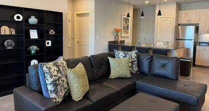 Lovely 2-bedroom apartment off the Express Way