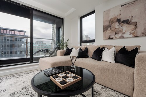 2 Bedroom - Old Trafford - Balcony - Free Parking - 2 Bathrooms 