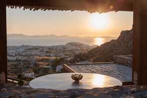 Outdoor dining - Villa Elaith, Divine Sea & City Views, Private Pool, Furnished Terrace, Naxos (Naxos)