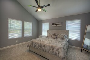 4 Schlafzimmer, Bügeleisen/Bügelbrett, WLAN, Bettwäsche