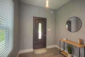 Interior - Spacious 4-bedroom house in peaceful Riverdale! Built just 3 years ago! (Riverdale)