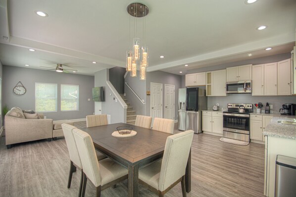 Interior - Spacious 4-bedroom house in peaceful Riverdale! Built just 3 years ago! (Riverdale)