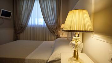 Cortinas blackout, tabla de planchar con plancha y wifi gratis