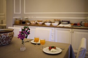 Desayuno buffet incluido todos los días