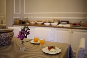 Desayuno buffet incluido todos los días 