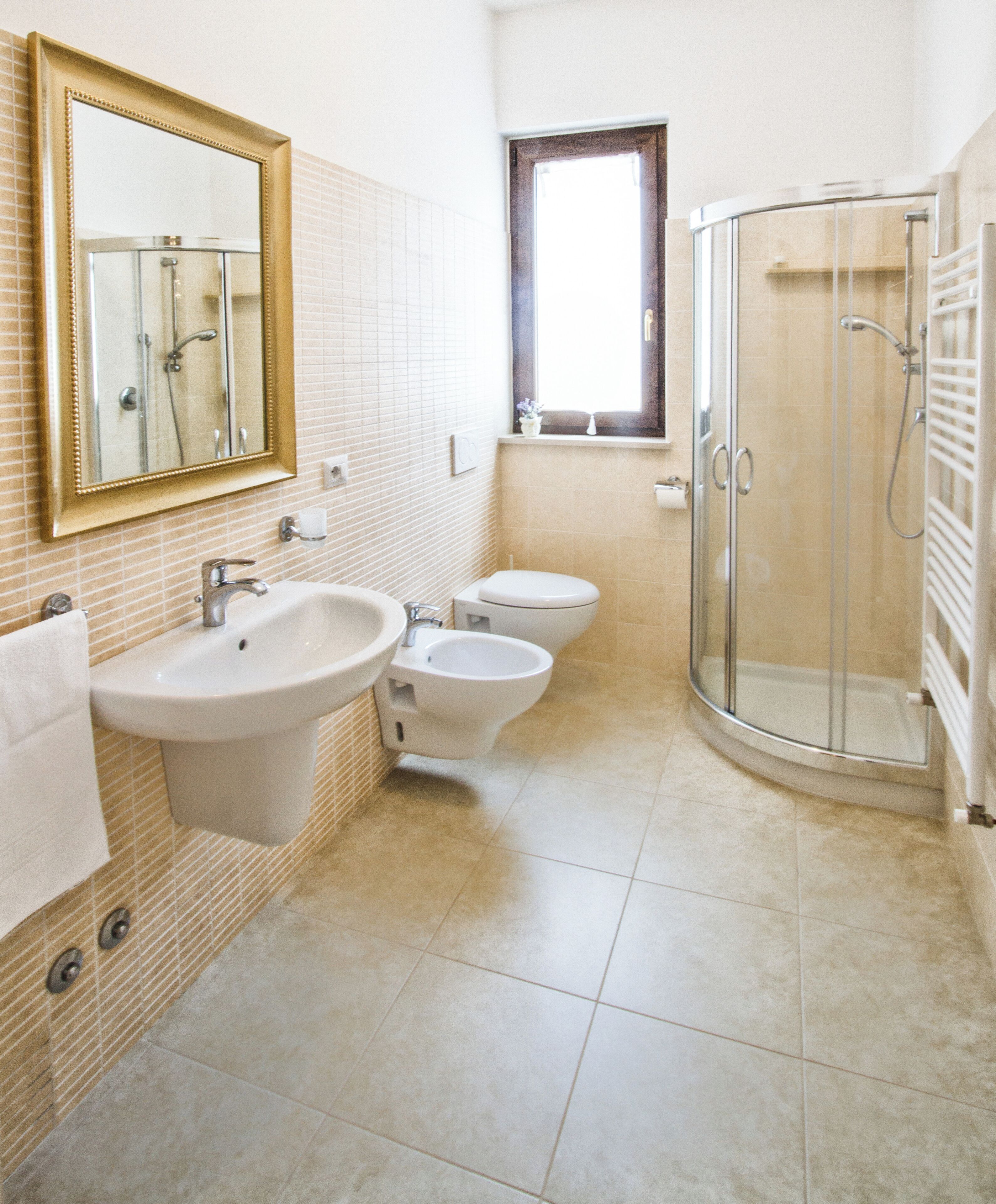 Deluxe Triple Room, Garden View | Bathroom