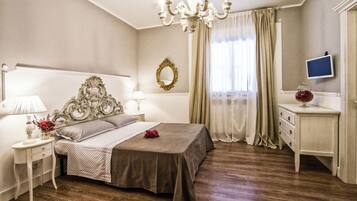 Luxury Triple Room, Pool View | Blackout drapes, iron/ironing board, free WiFi