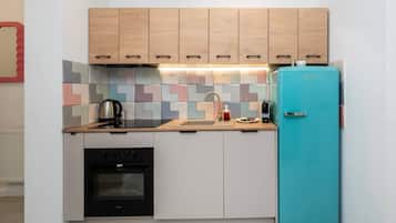 Réfrigérateur, four, plaque de cuisson, lave-vaisselle