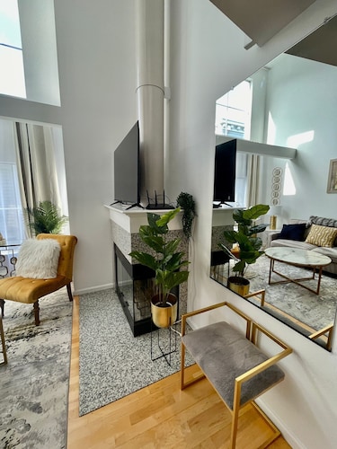 Private SoMa 2BR 1BA with Parking Extended Stay!