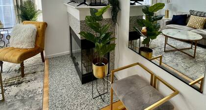 Private SoMa 2BR 1BA with Parking Extended Stay!