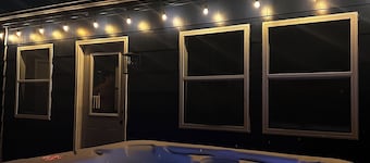 Ankeny’s Best/Hot tub/Theatre Room/Game Room