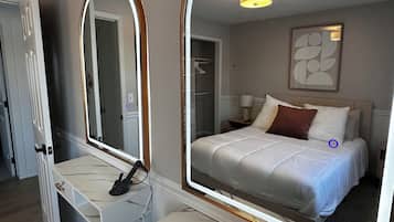 3 slaapkamers, een strijkplank/strijkijzer, wifi, beddengoed