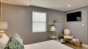 2 habitaciones, tabla de planchar con plancha, wifi y ropa de cama