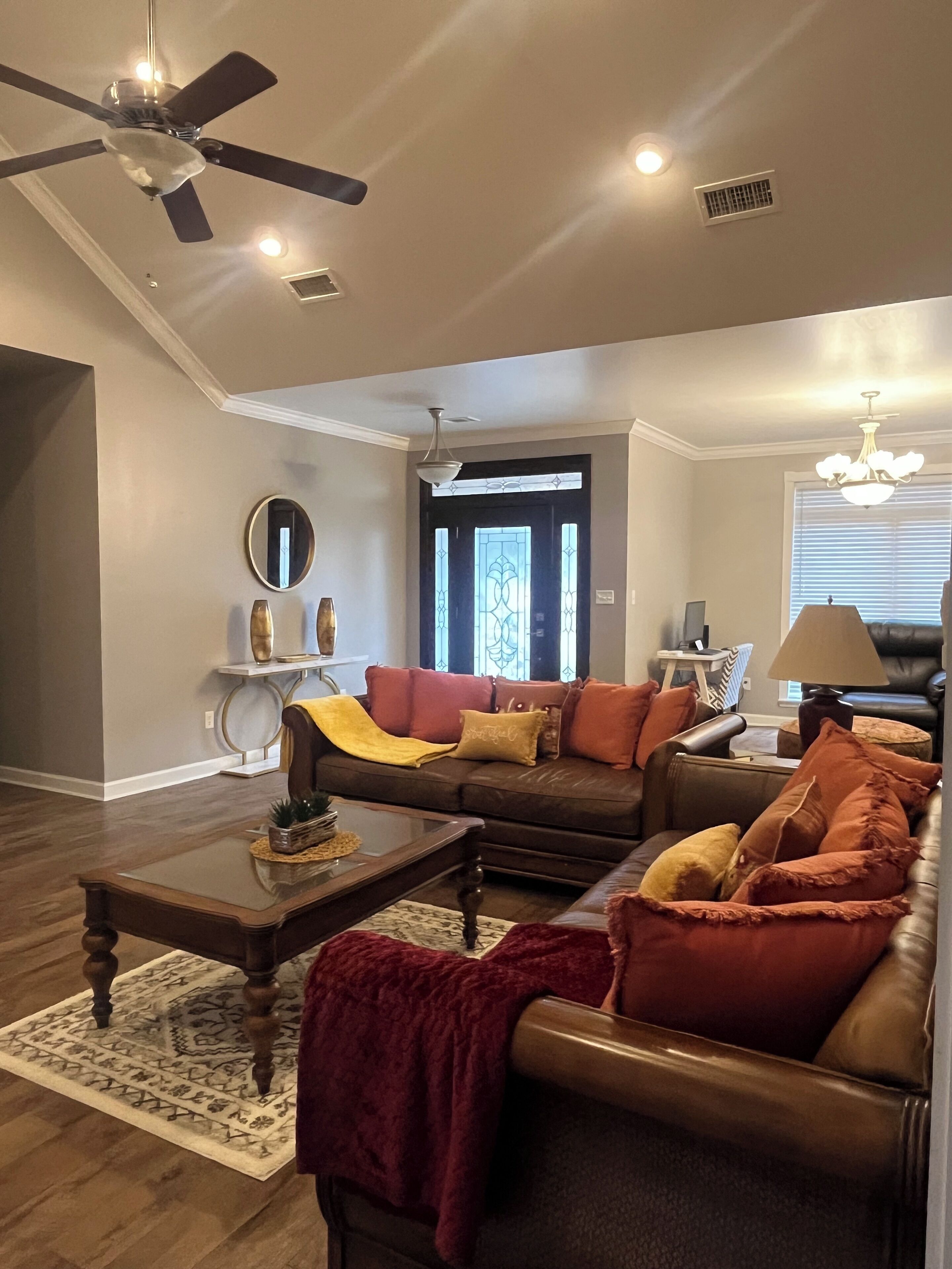 Smart TV, fireplace, computer monitors