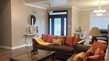 Smart TV, fireplace, computer monitors