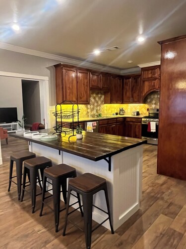 4-bedroom Home Away from Home