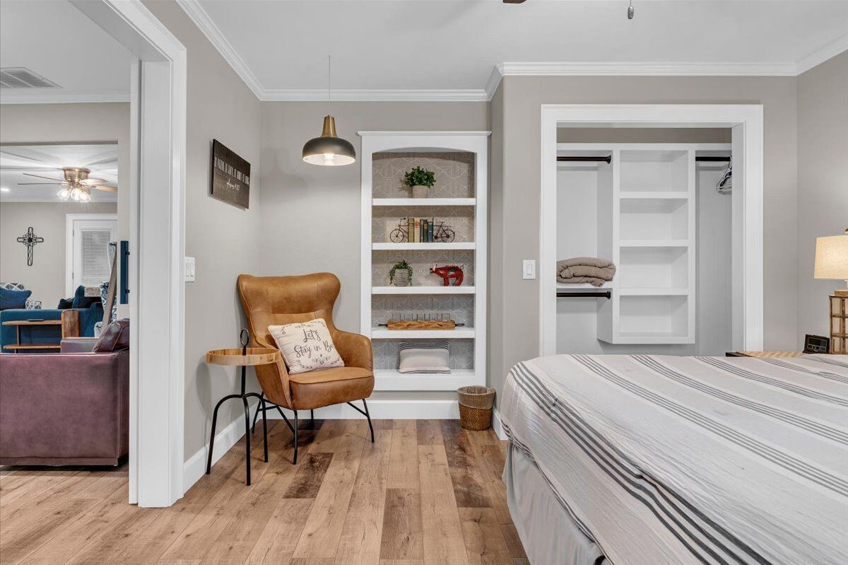 Desk, iron/ironing board, travel crib, WiFi